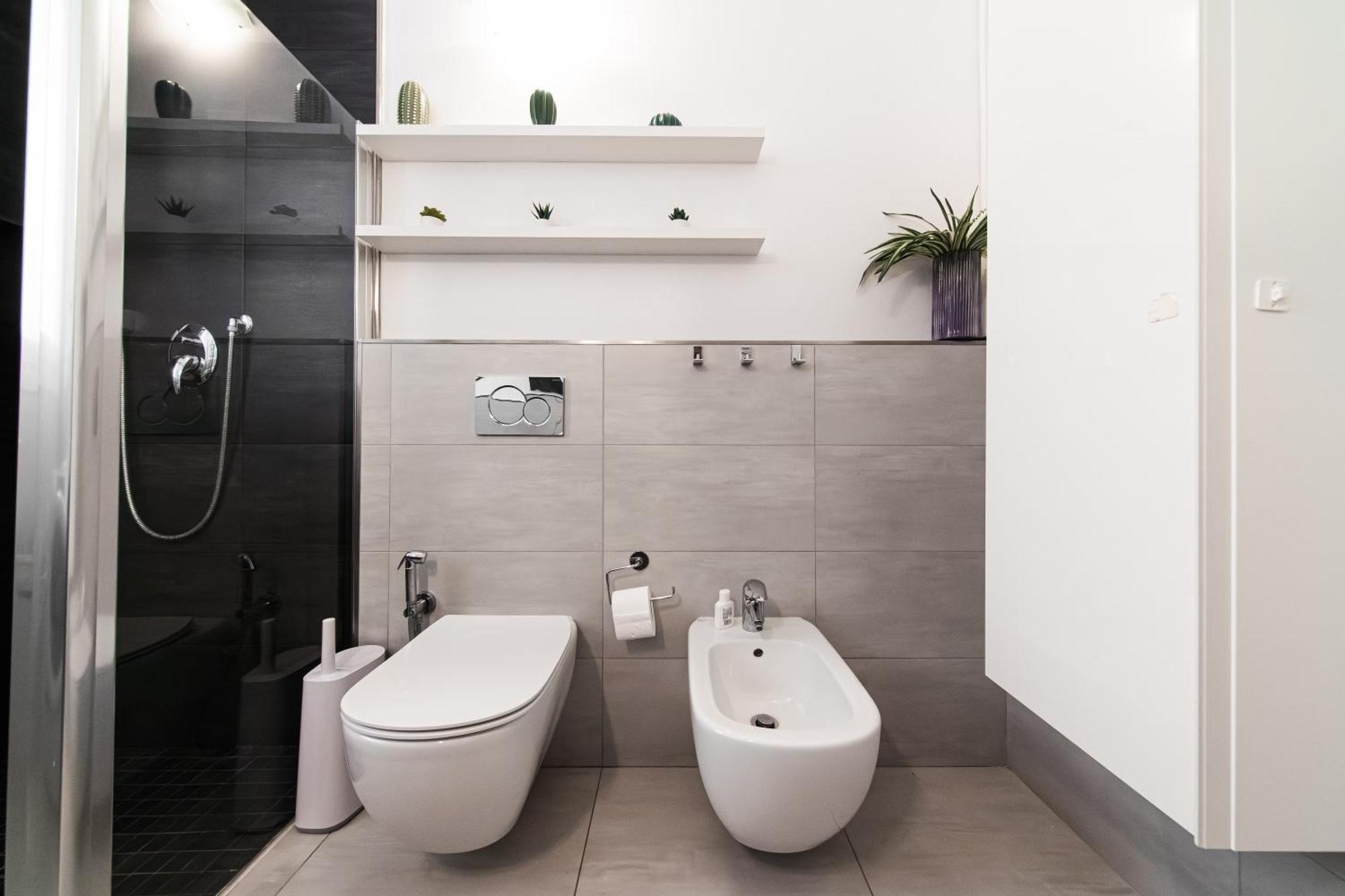 Nettuno Apartment - Private Garden In Bologna Center Экстерьер фото