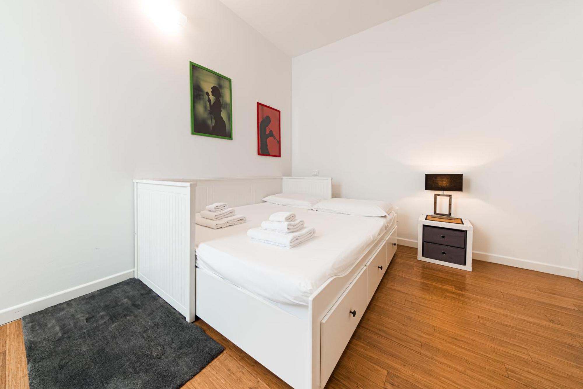 Nettuno Apartment - Private Garden In Bologna Center Экстерьер фото