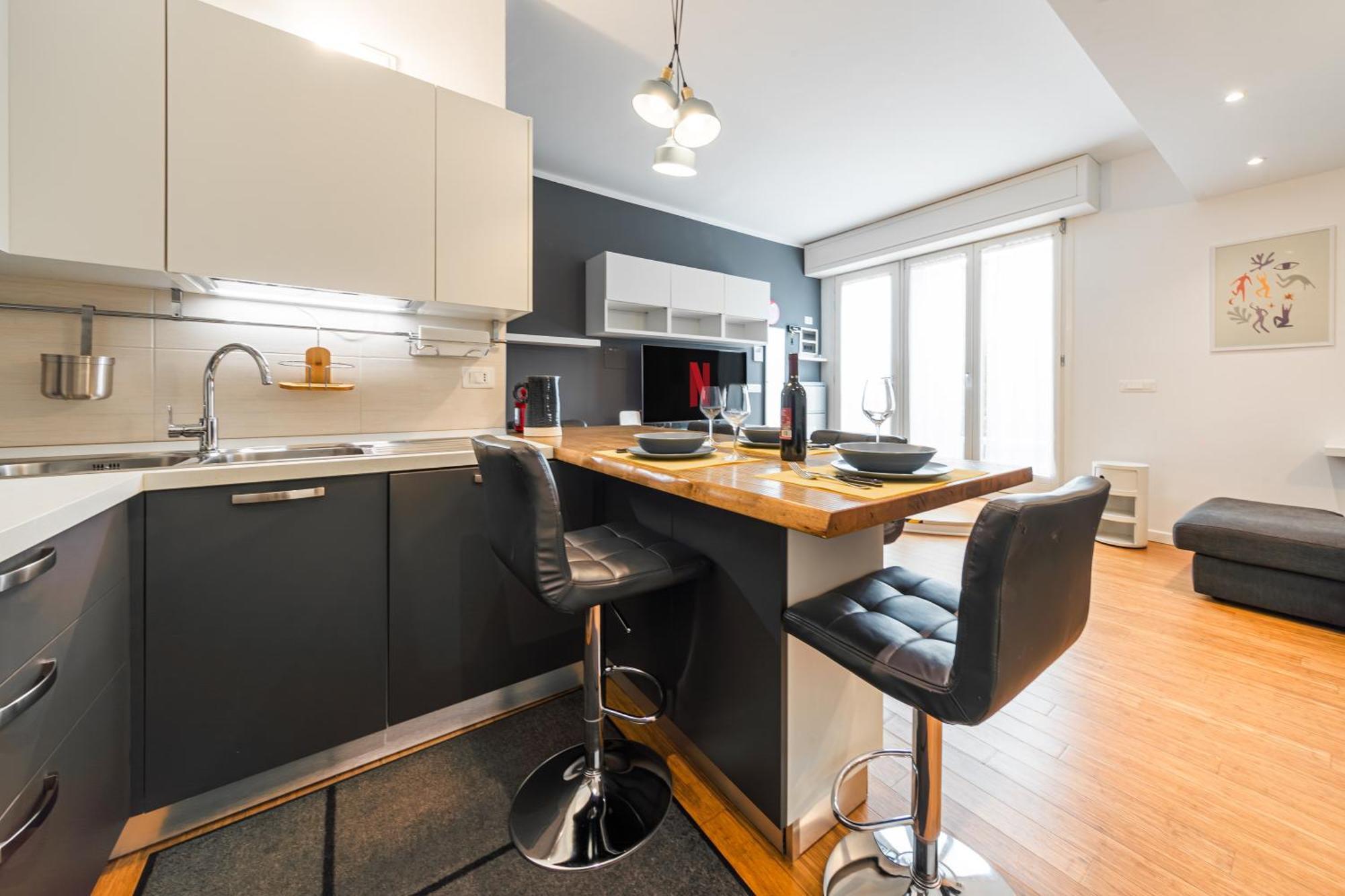 Nettuno Apartment - Private Garden In Bologna Center Экстерьер фото