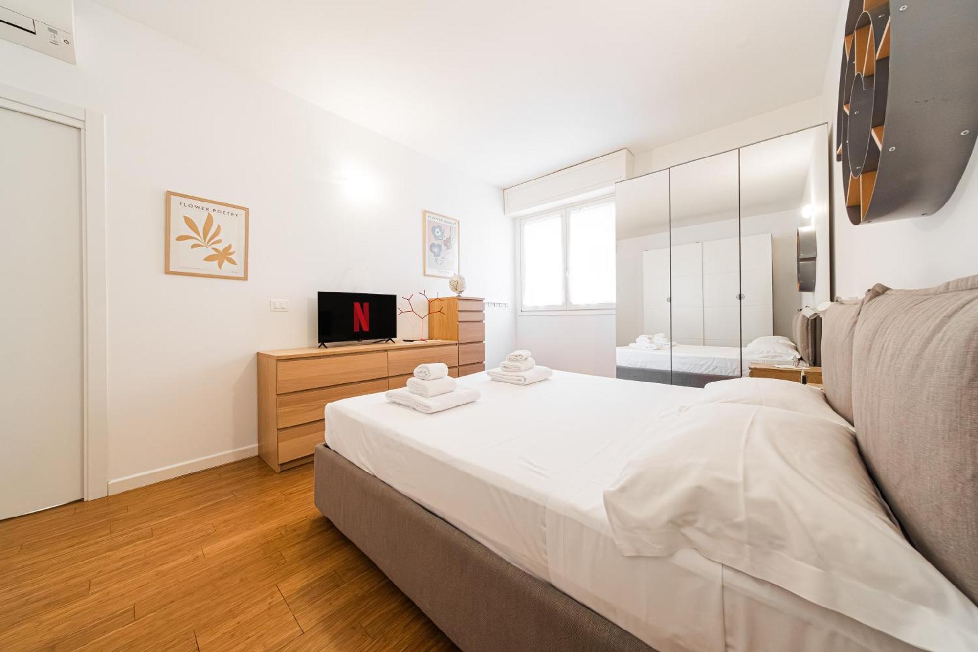 Nettuno Apartment - Private Garden In Bologna Center Экстерьер фото
